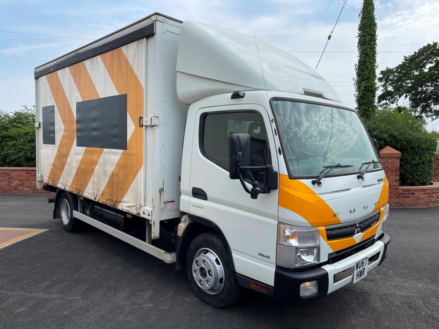 Mitsubishi Canter Listing Image