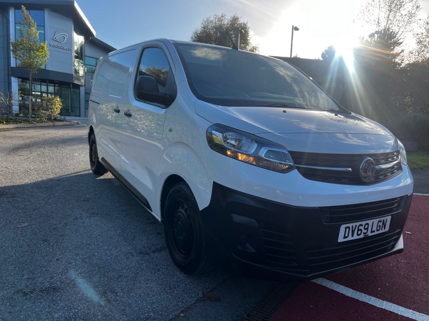 Vauxhall Vivaro Listing Image