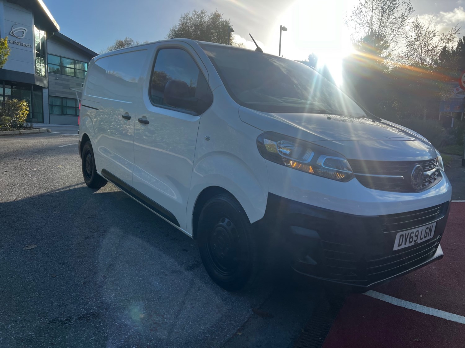 Vauxhall Vivaro Listing Image