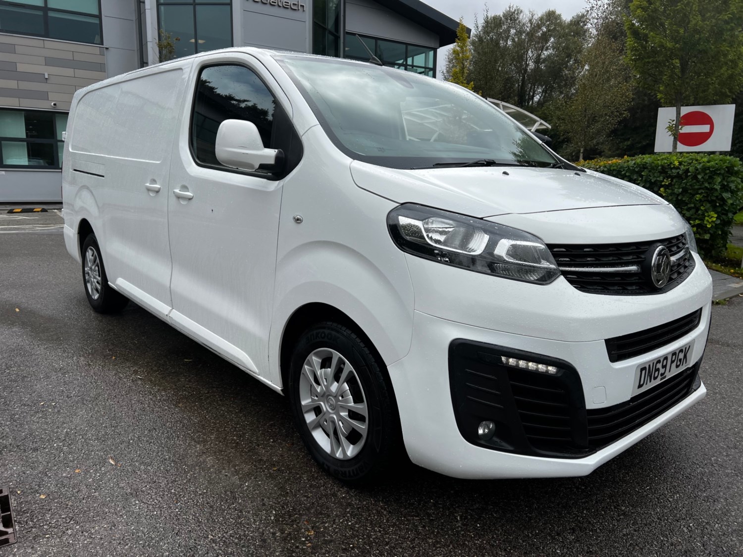 Vauxhall Vivaro Listing Image