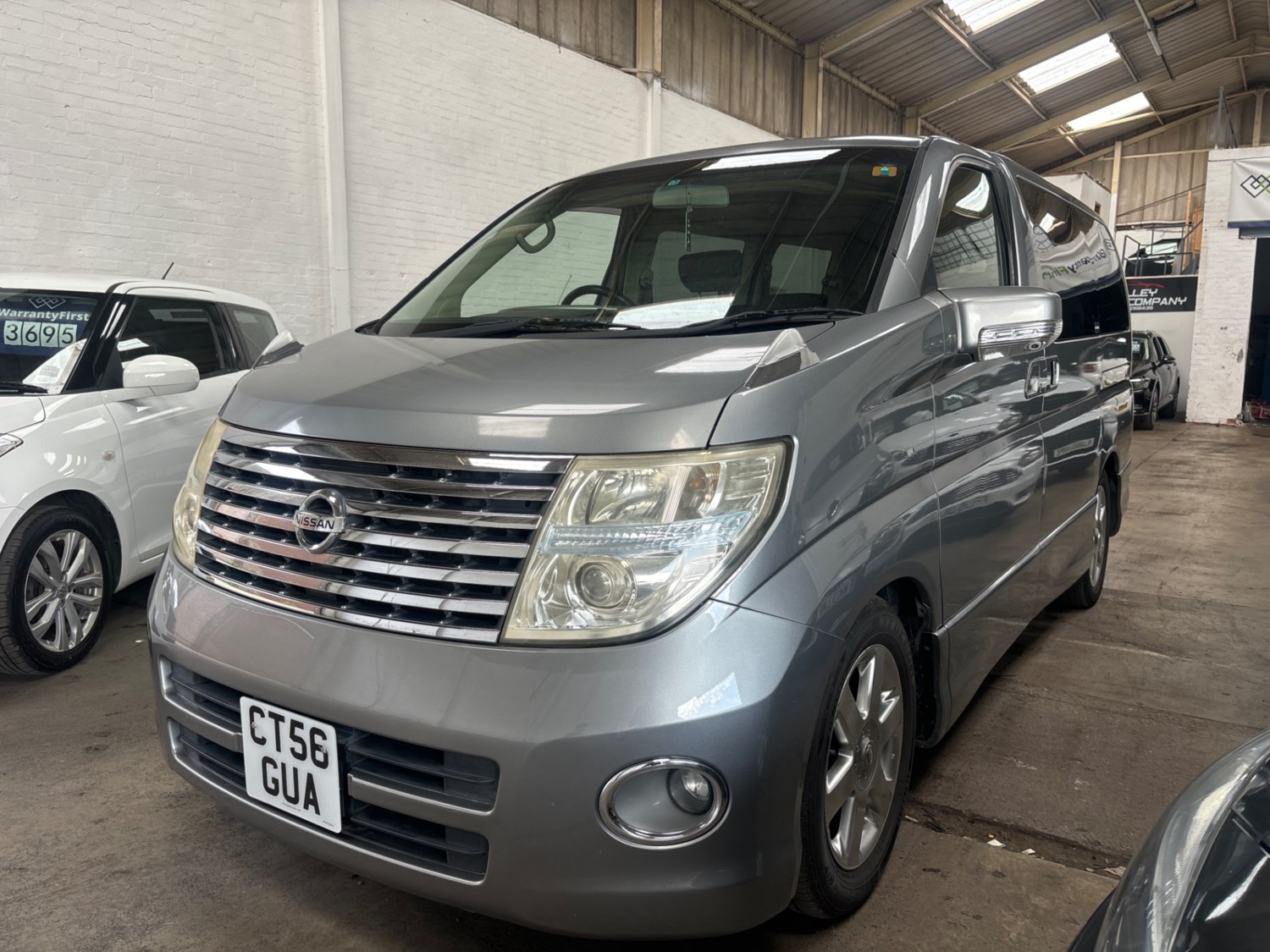 Nissan Elgrand Listing Image