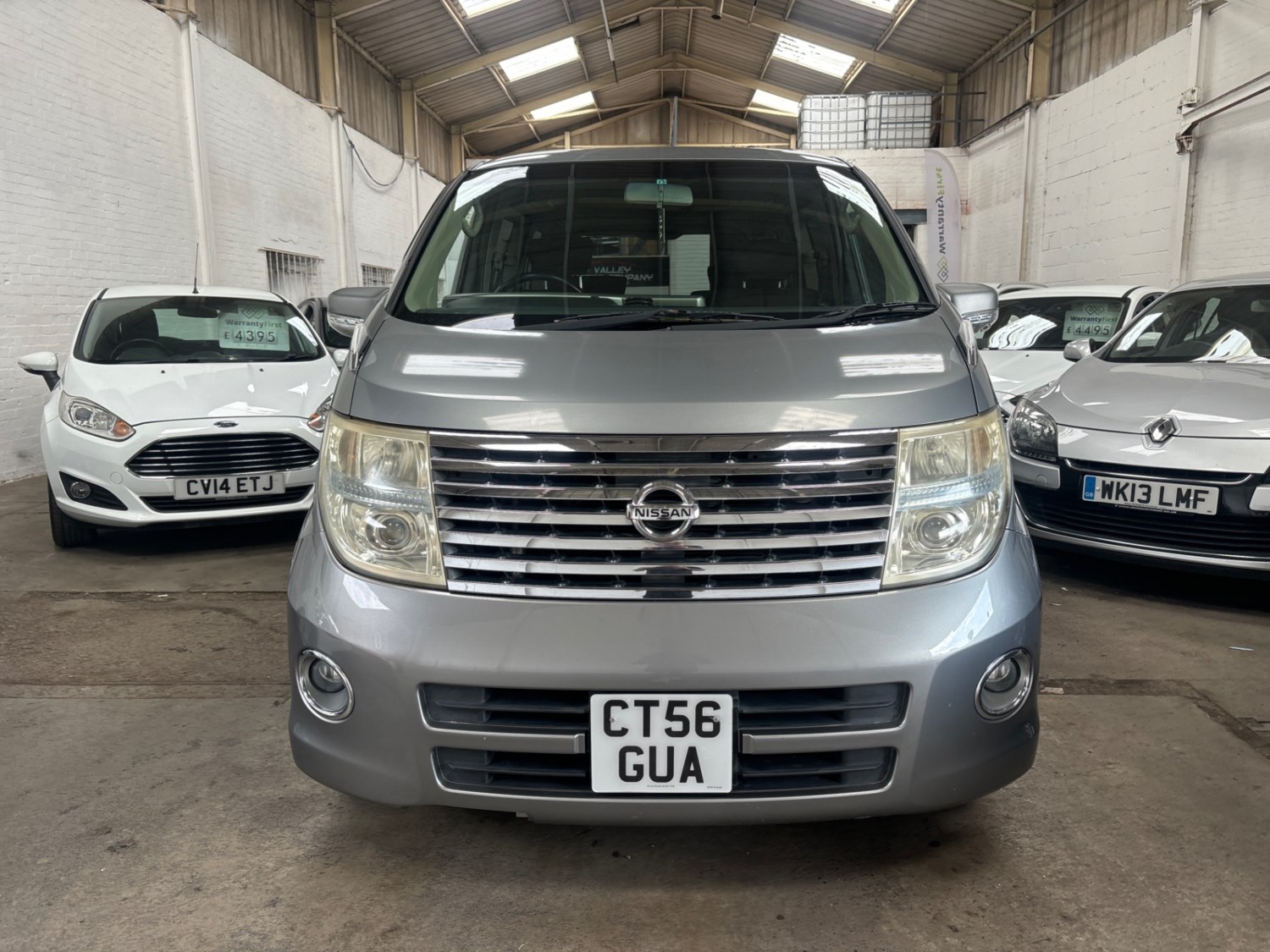 Nissan Elgrand Listing Image