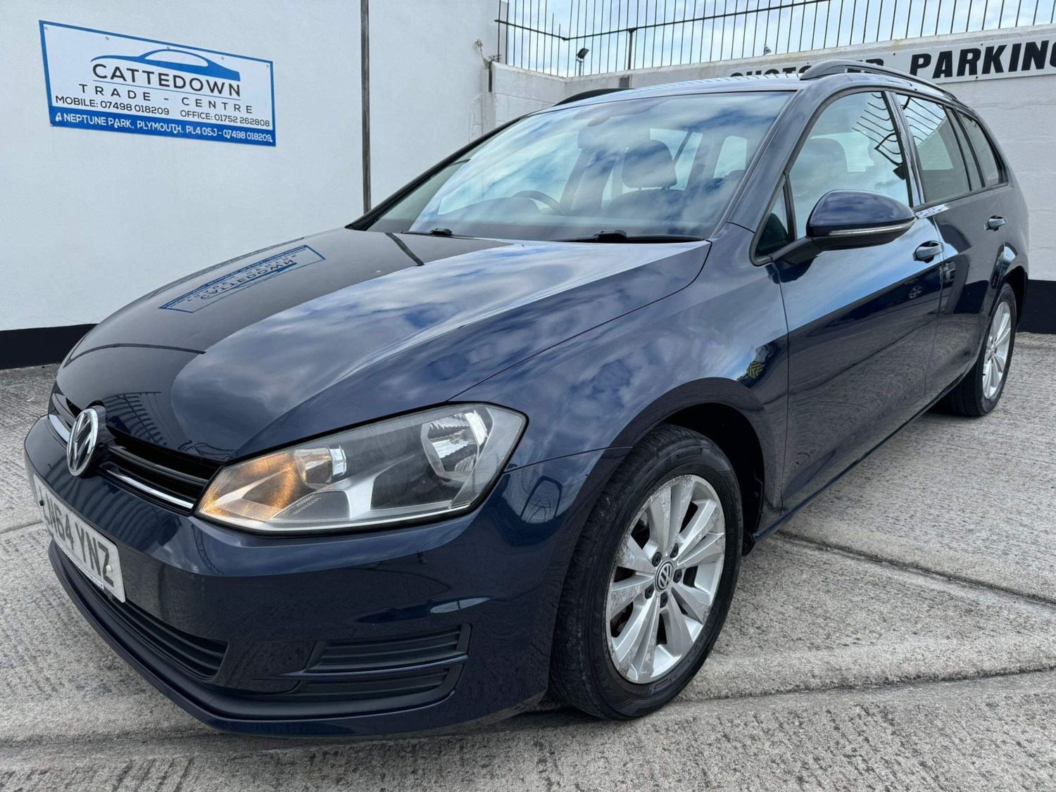 Volkswagen Golf Listing Image