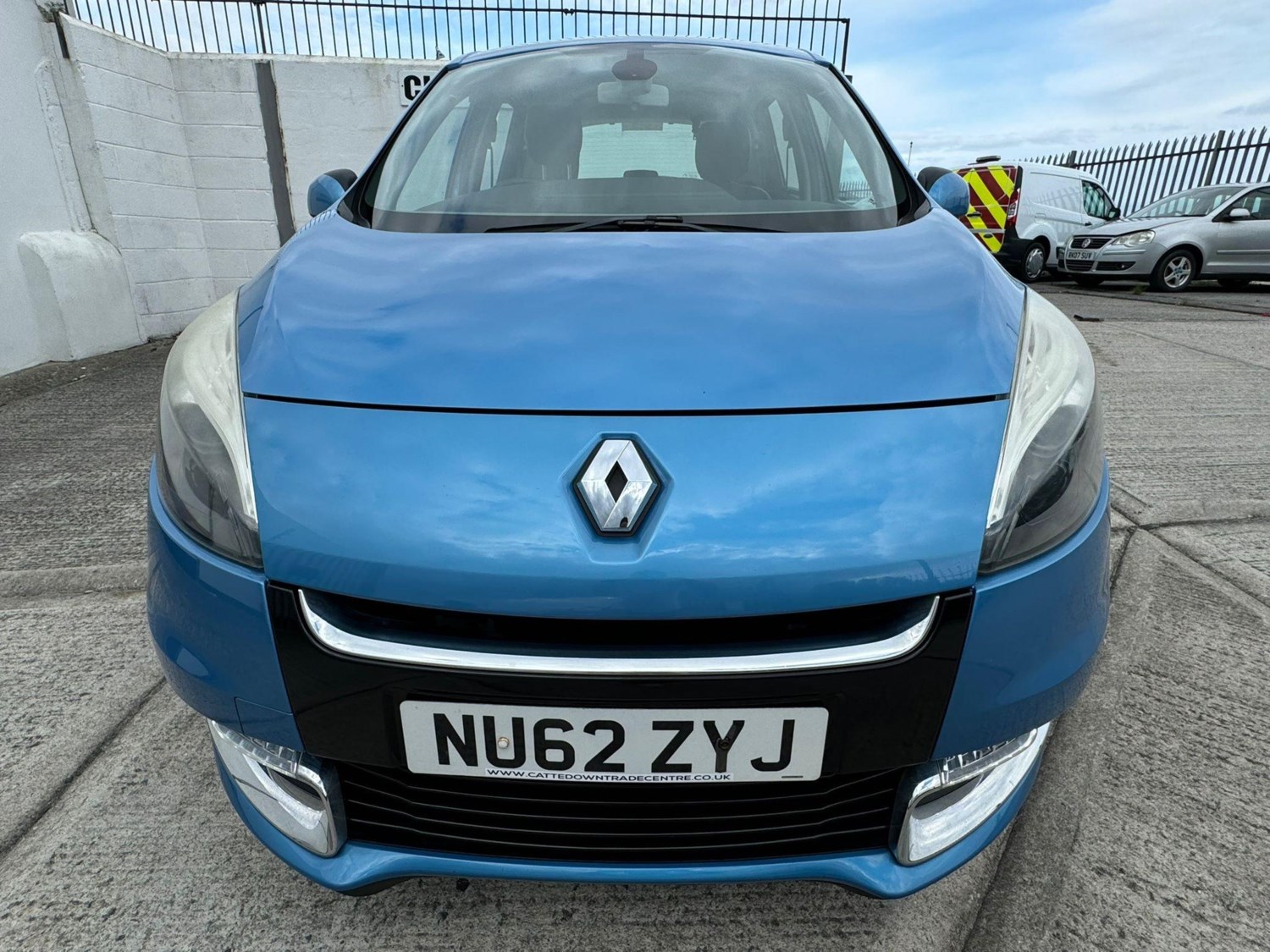 Renault Scenic Listing Image