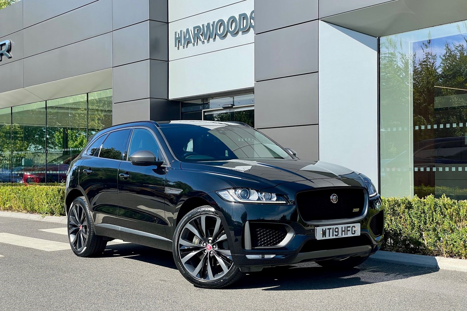 Jaguar F-PACE Listing Image