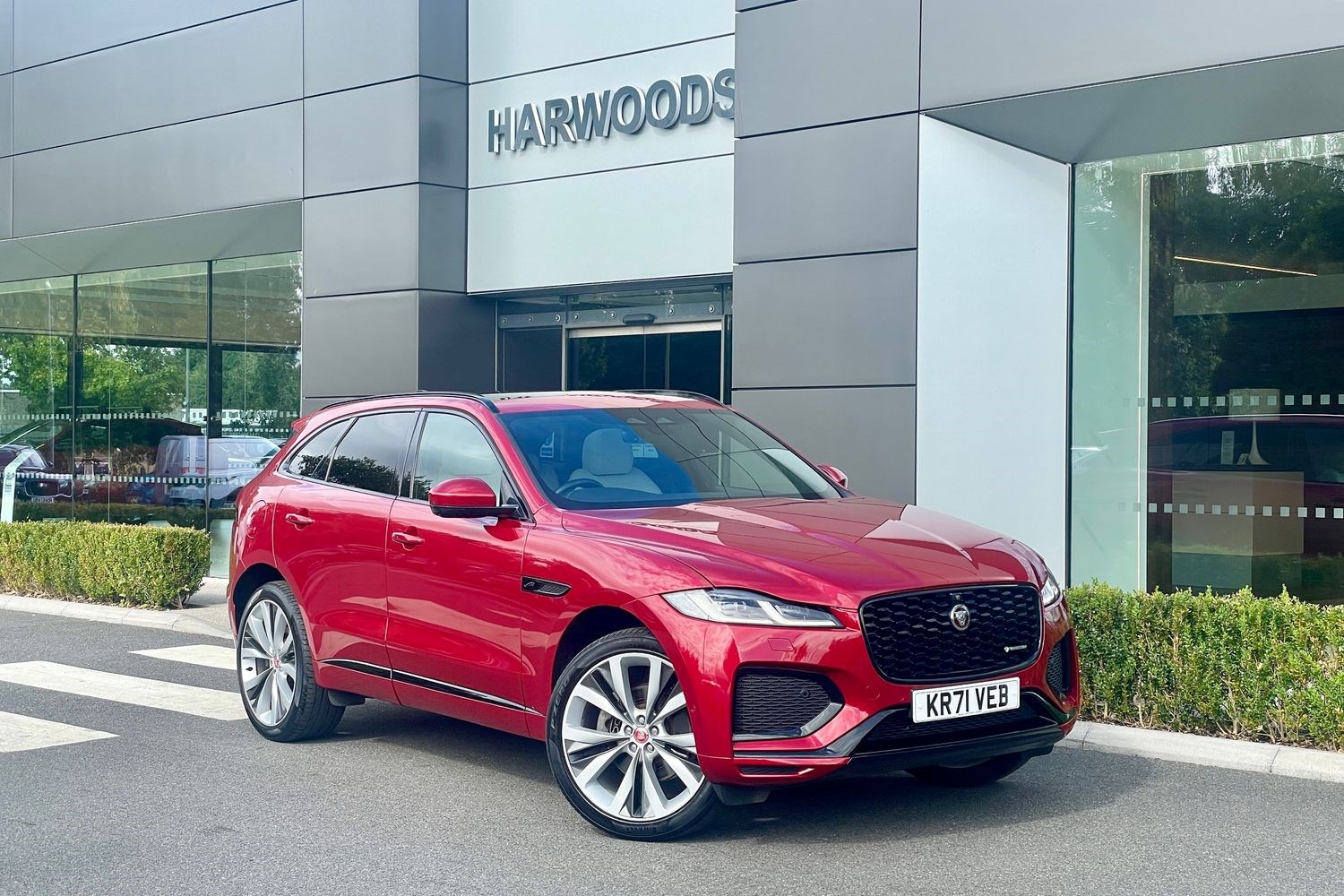 Jaguar F-PACE Listing Image