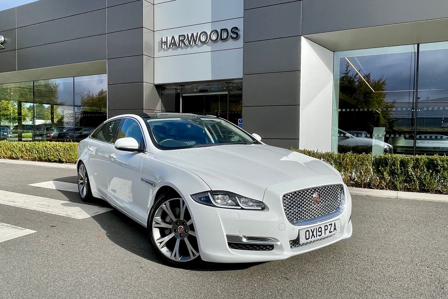 Jaguar XJ Listing Image