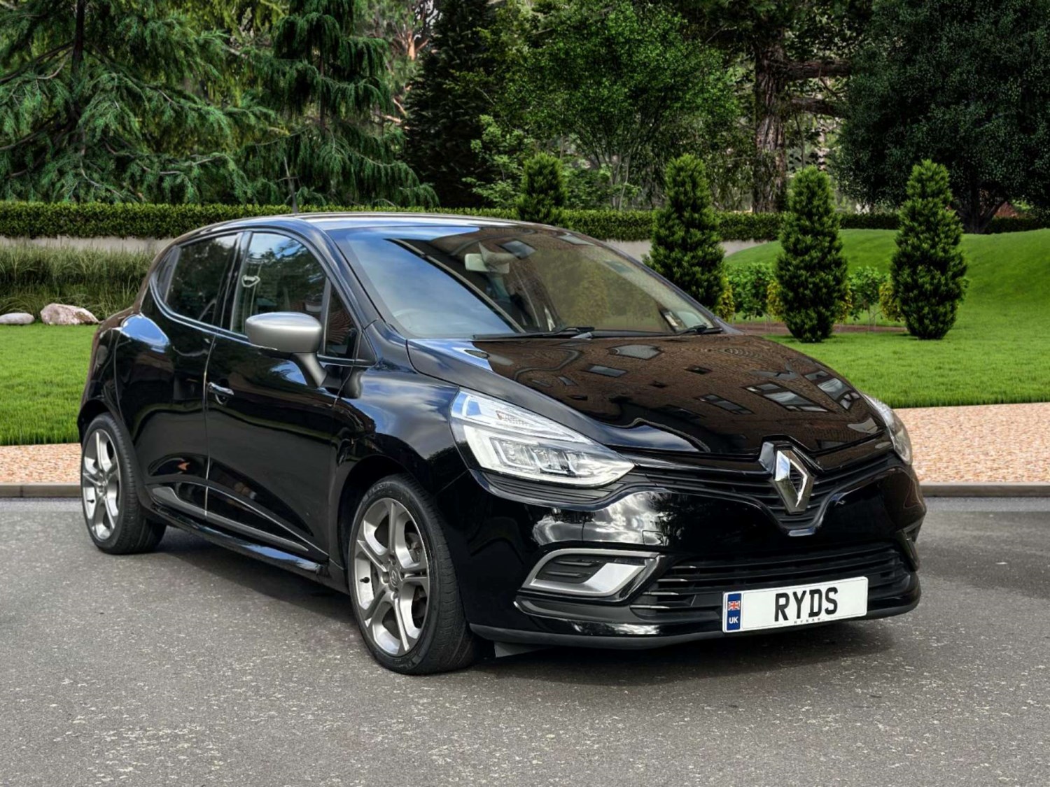 Renault Clio Listing Image