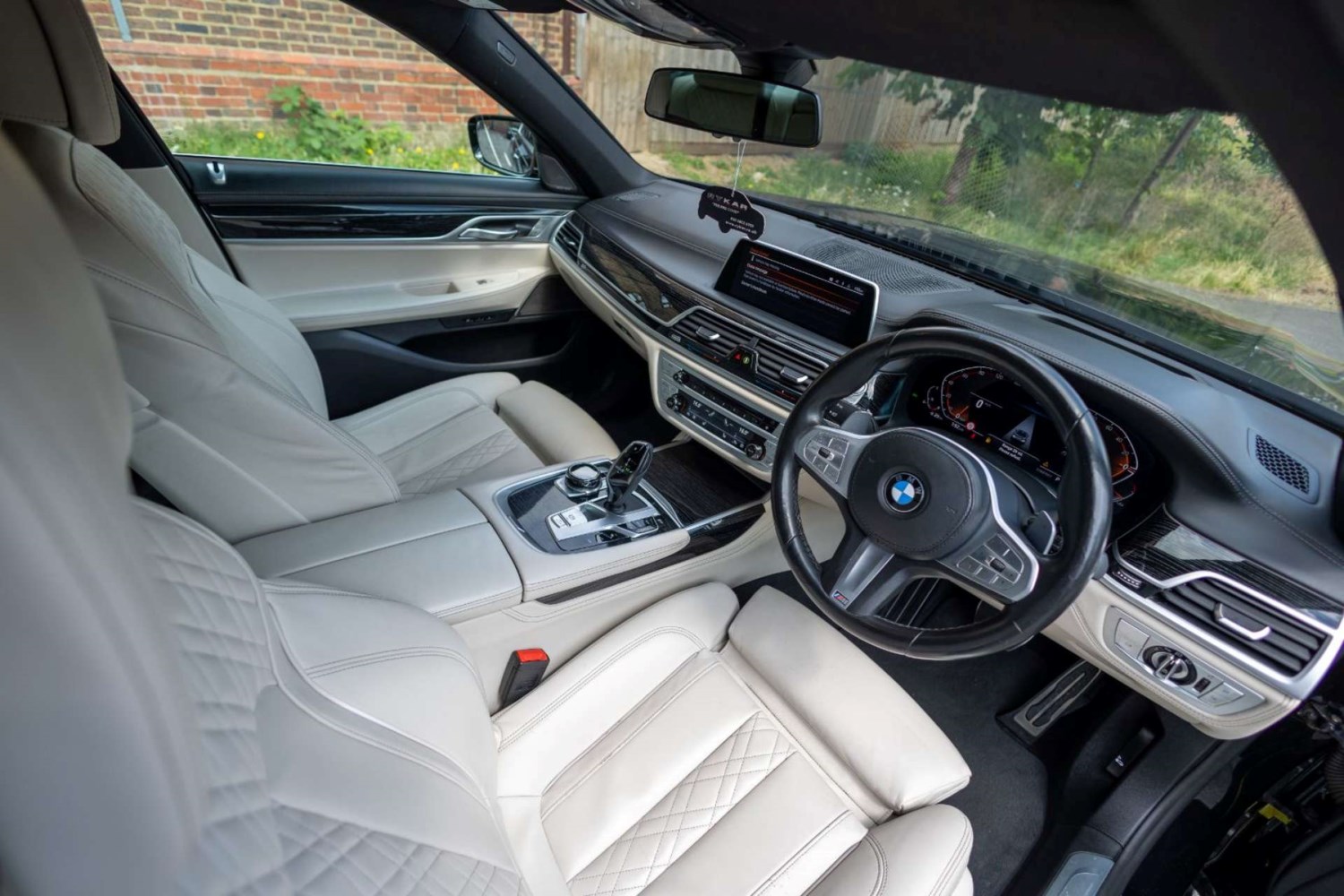 BMW 7 Series Listing Image