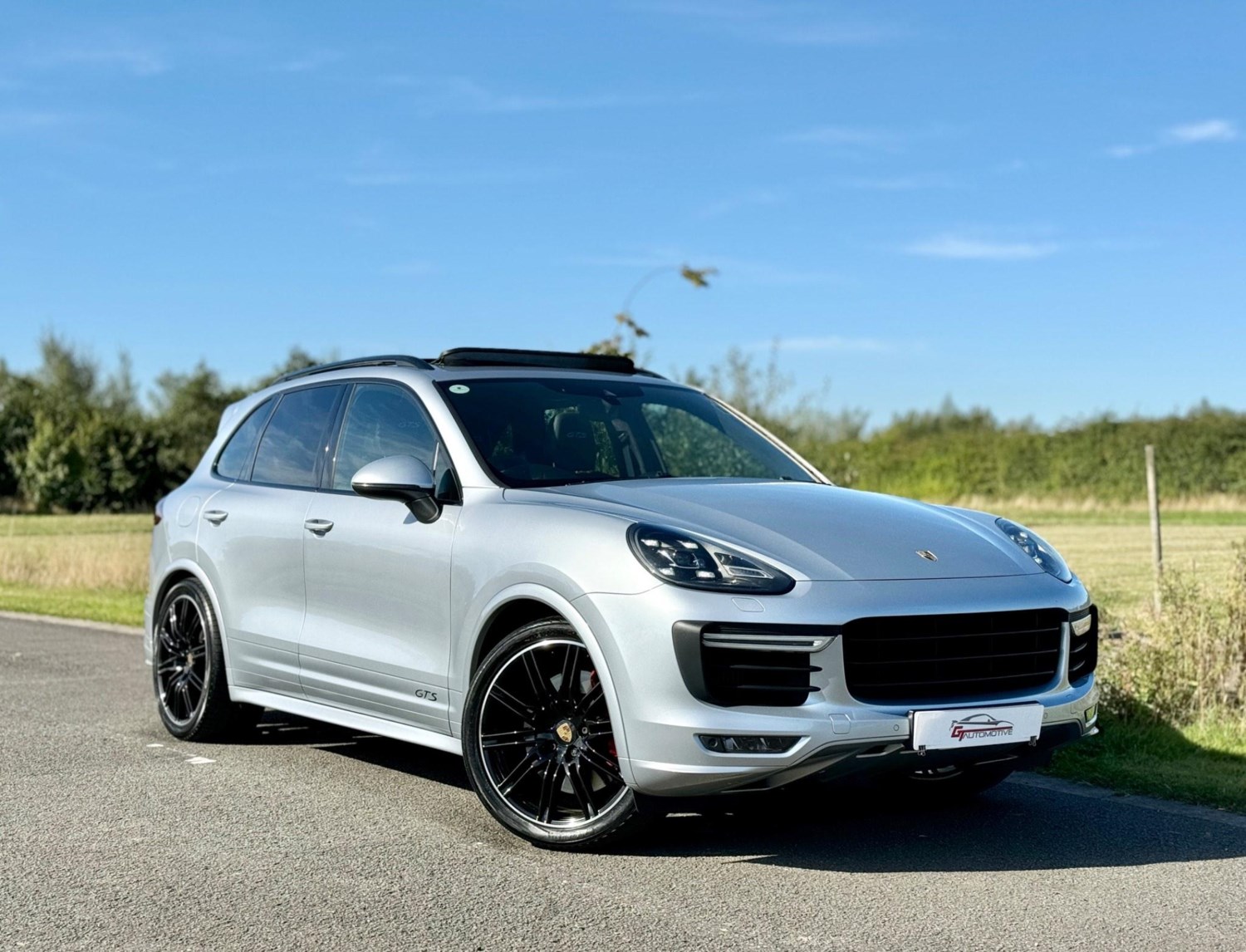 Porsche Cayenne Listing Image