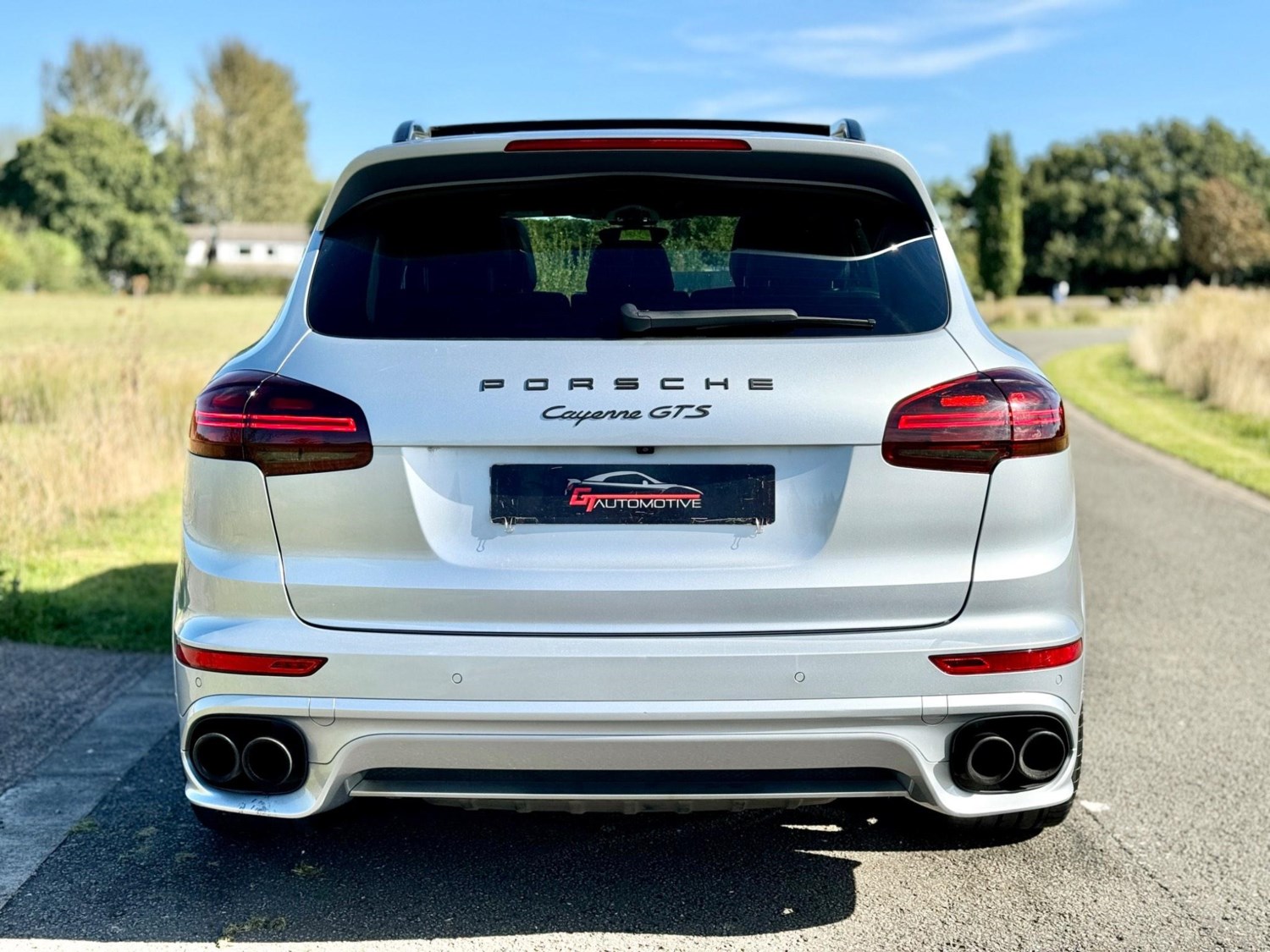 Porsche Cayenne Listing Image