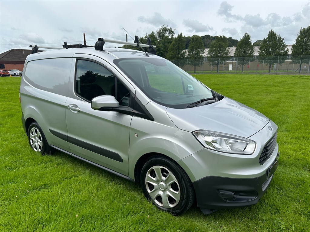 Ford Transit Courier Listing Image