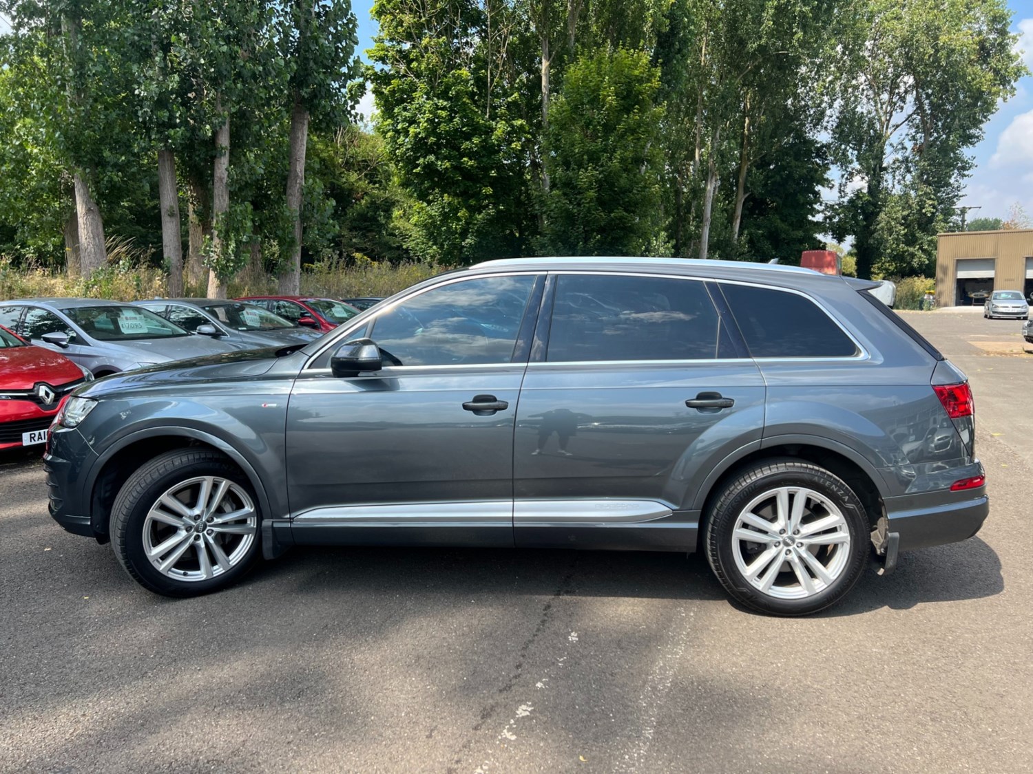 Audi Q7 Listing Image