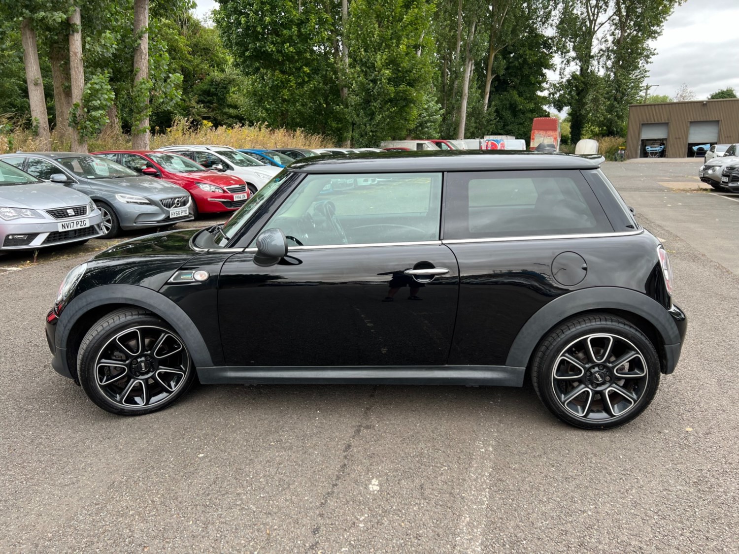 MINI Hatch Listing Image