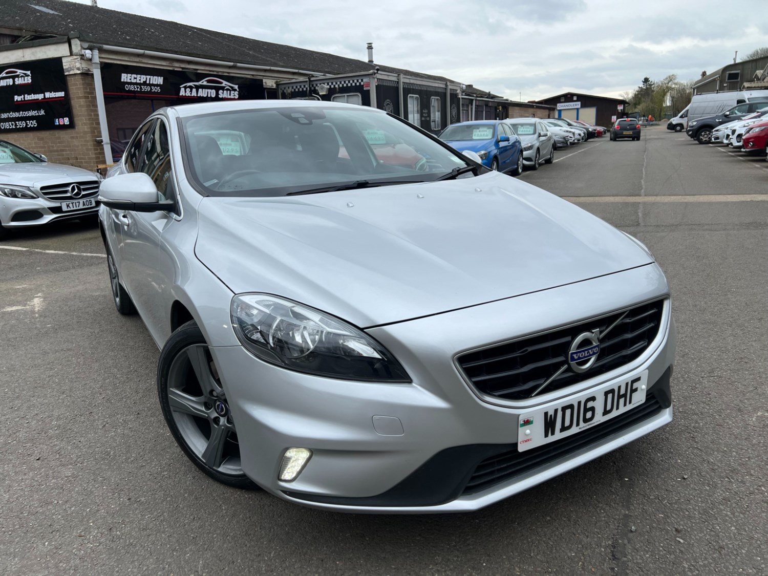 Volvo V40 Listing Image