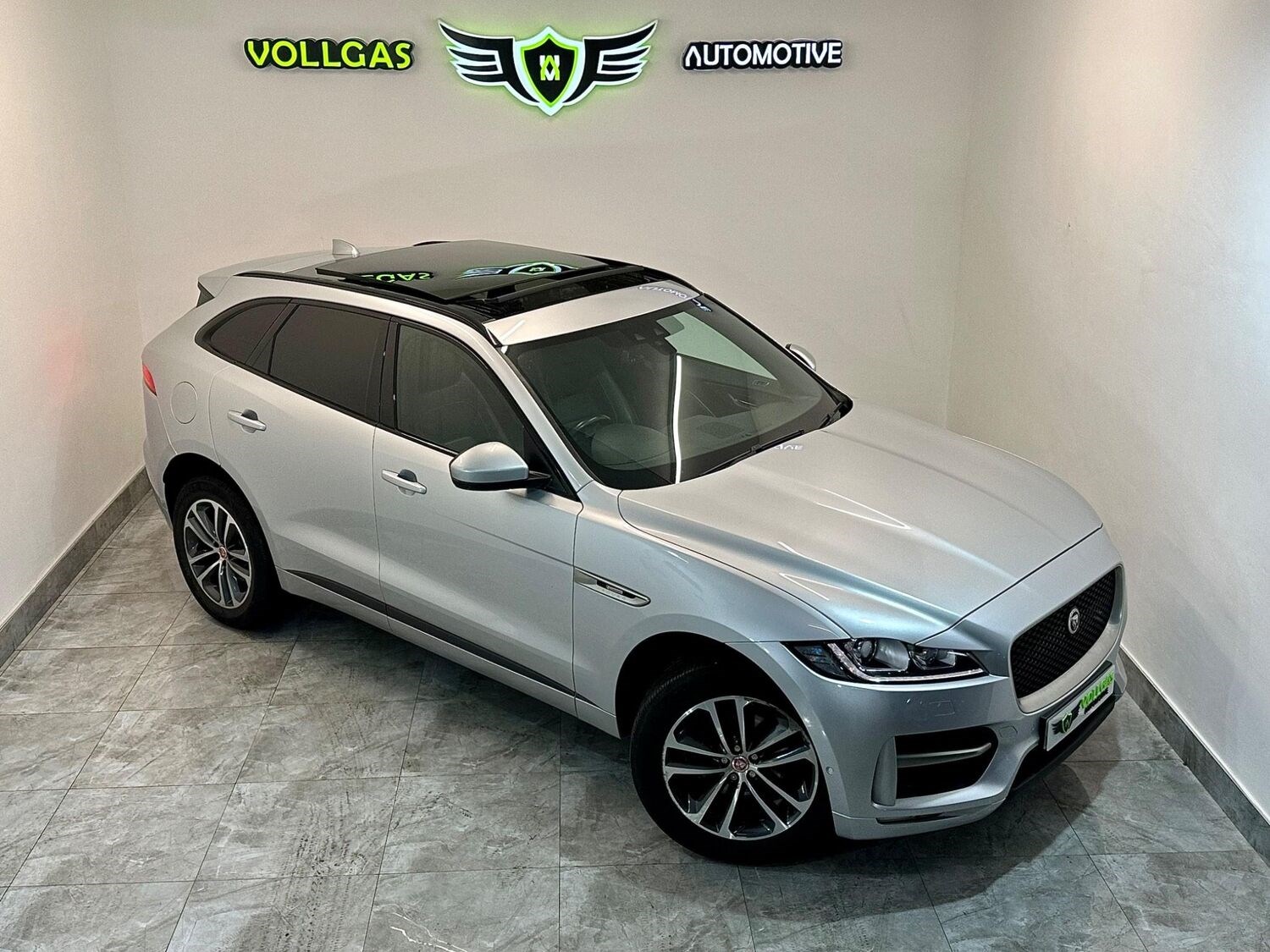 Jaguar F-PACE Listing Image