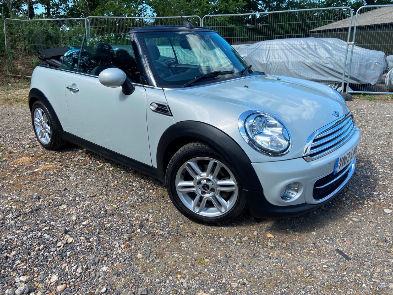 MINI Convertible Listing Image