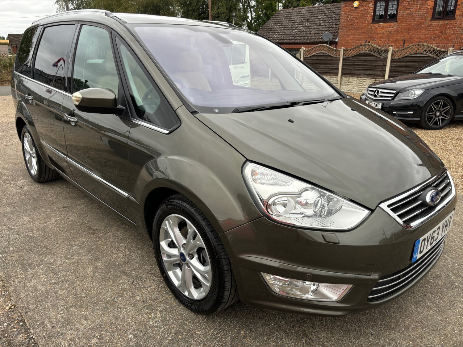 Ford Galaxy Listing Image