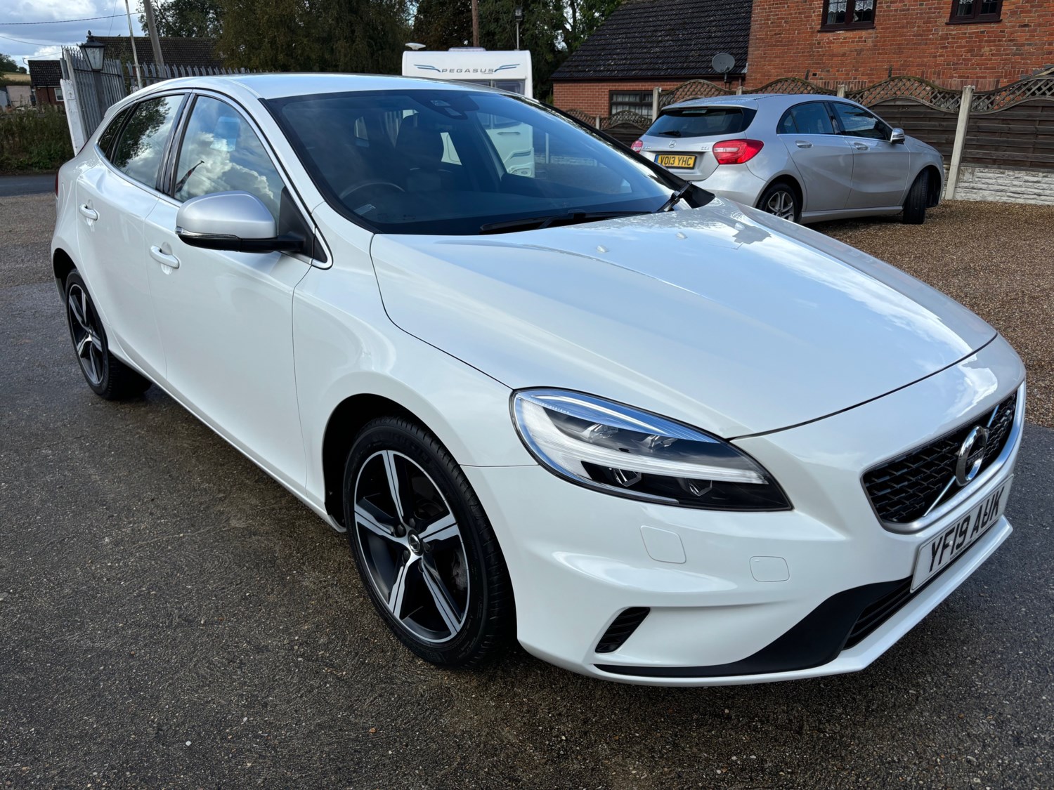 Volvo V40 Listing Image