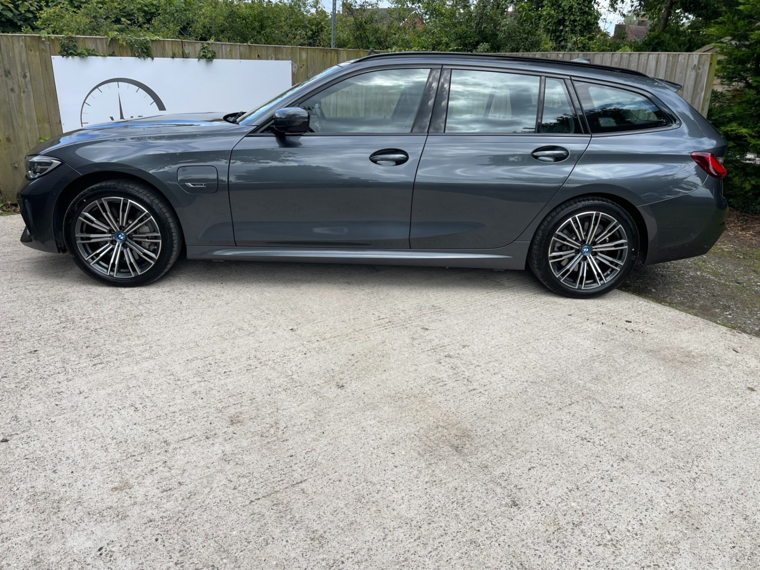 BMW 3 Series Listing Image