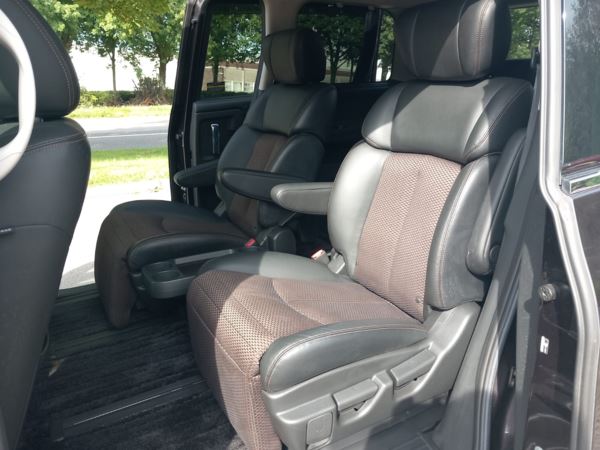 2011 Nissan ELGRAND TE52 2.5 TE52 AUTOMATIC - NEW IMPORT - RARE COLOUR - REVERSE CAMERA For Sale In Swansea, Swansea