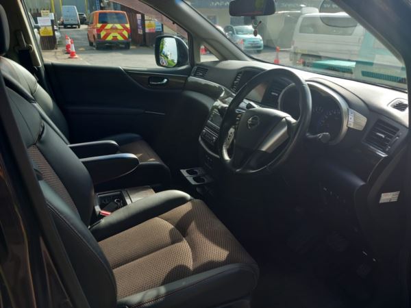 2011 Nissan ELGRAND TE52 2.5 TE52 AUTOMATIC - NEW IMPORT - RARE COLOUR - REVERSE CAMERA For Sale In Swansea, Swansea