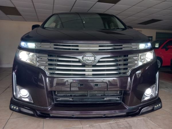 Nissan Elgrand Listing Image