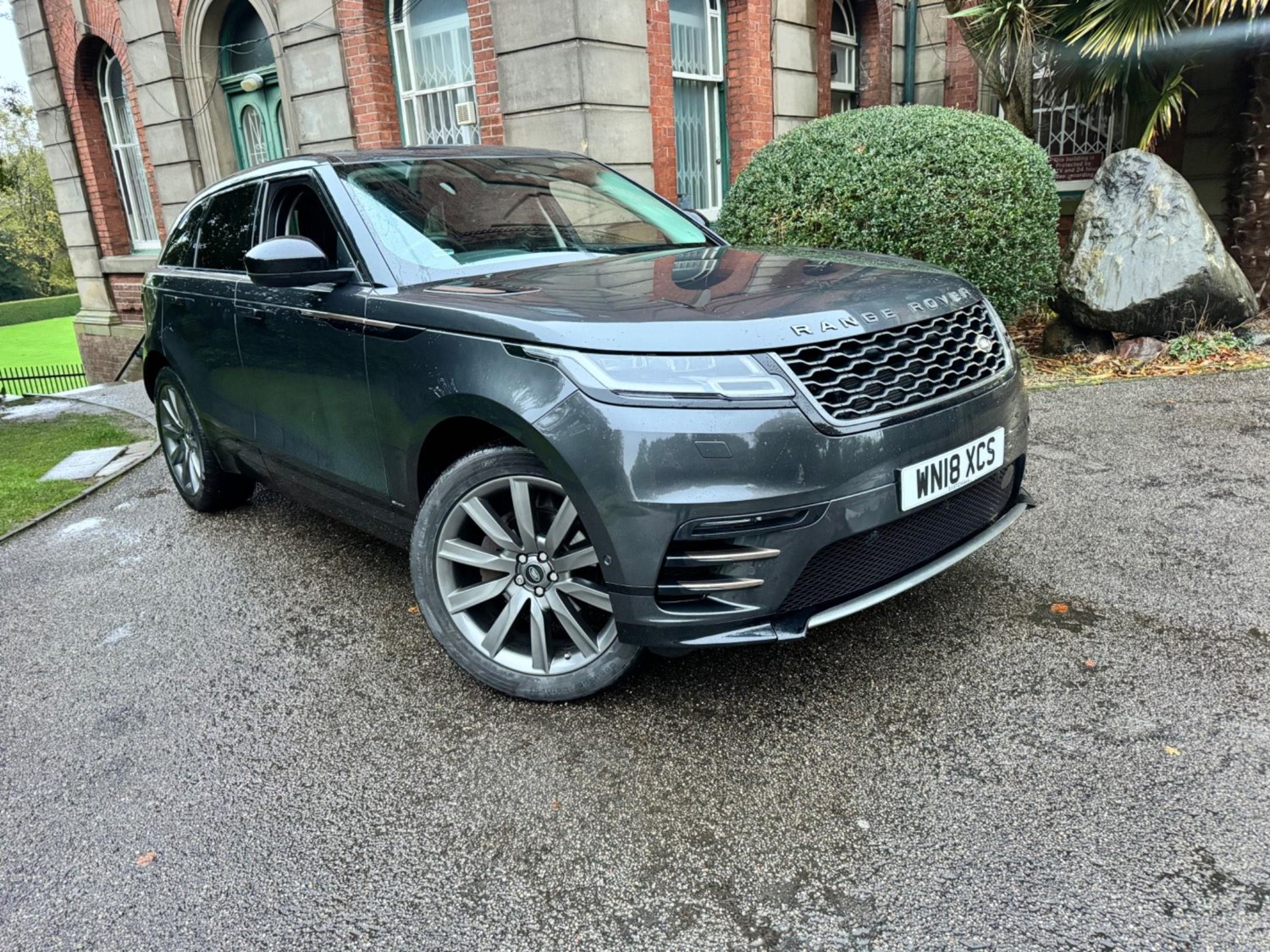 Land Rover Range Rover Velar Listing Image