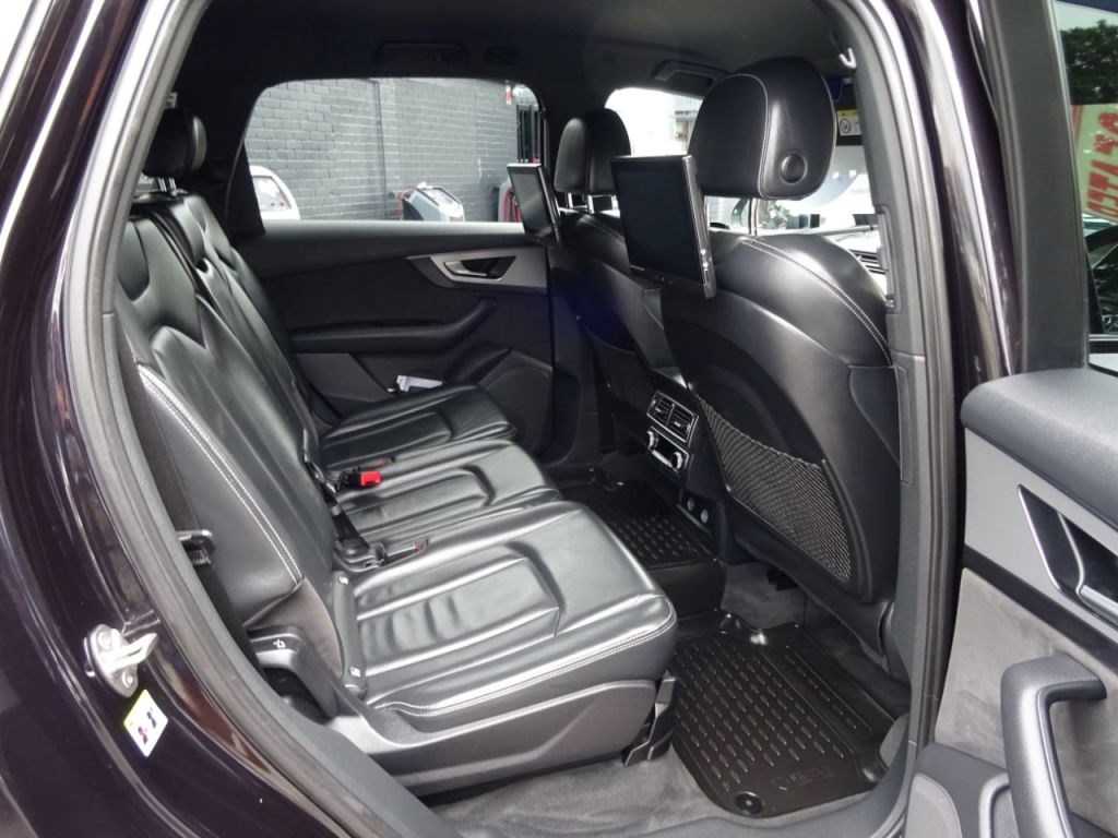 Audi Q7 Listing Image