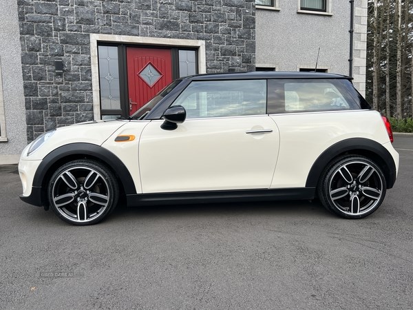 MINI Hatch Listing Image