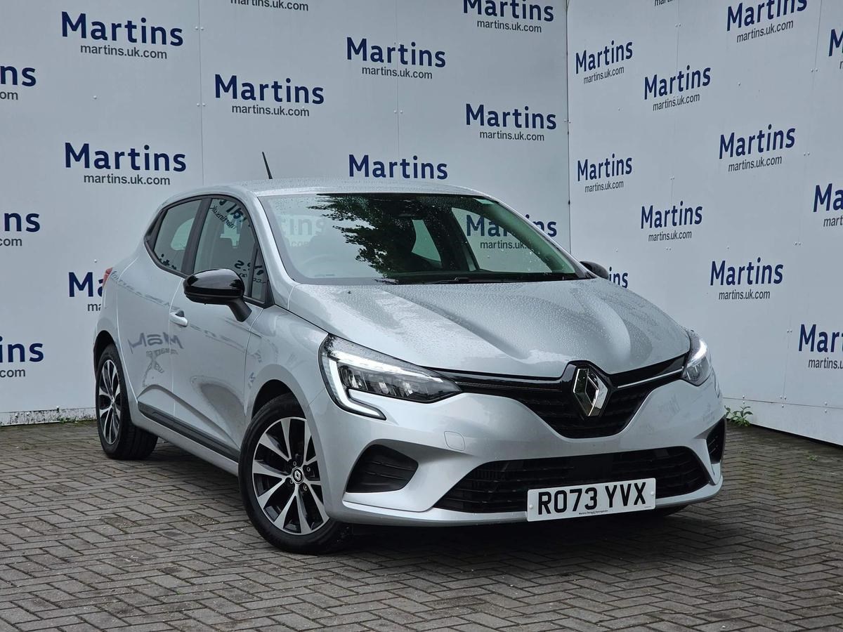 Renault Clio Listing Image