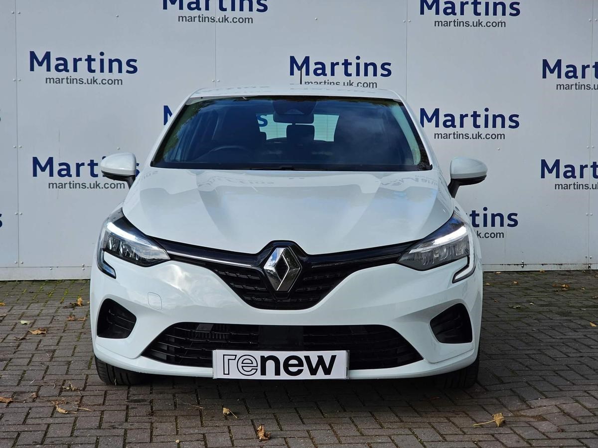 Renault Clio Listing Image