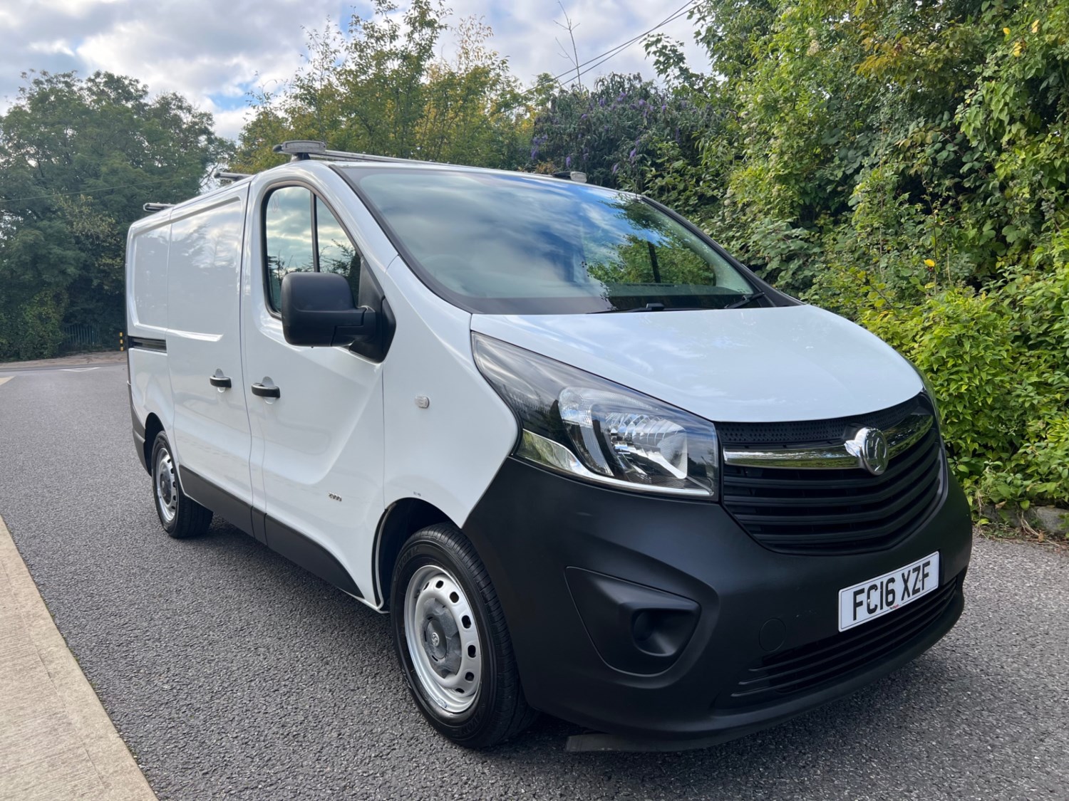 Vauxhall Vivaro Listing Image