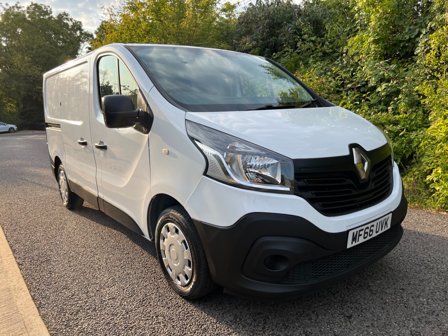 Renault Trafic Listing Image