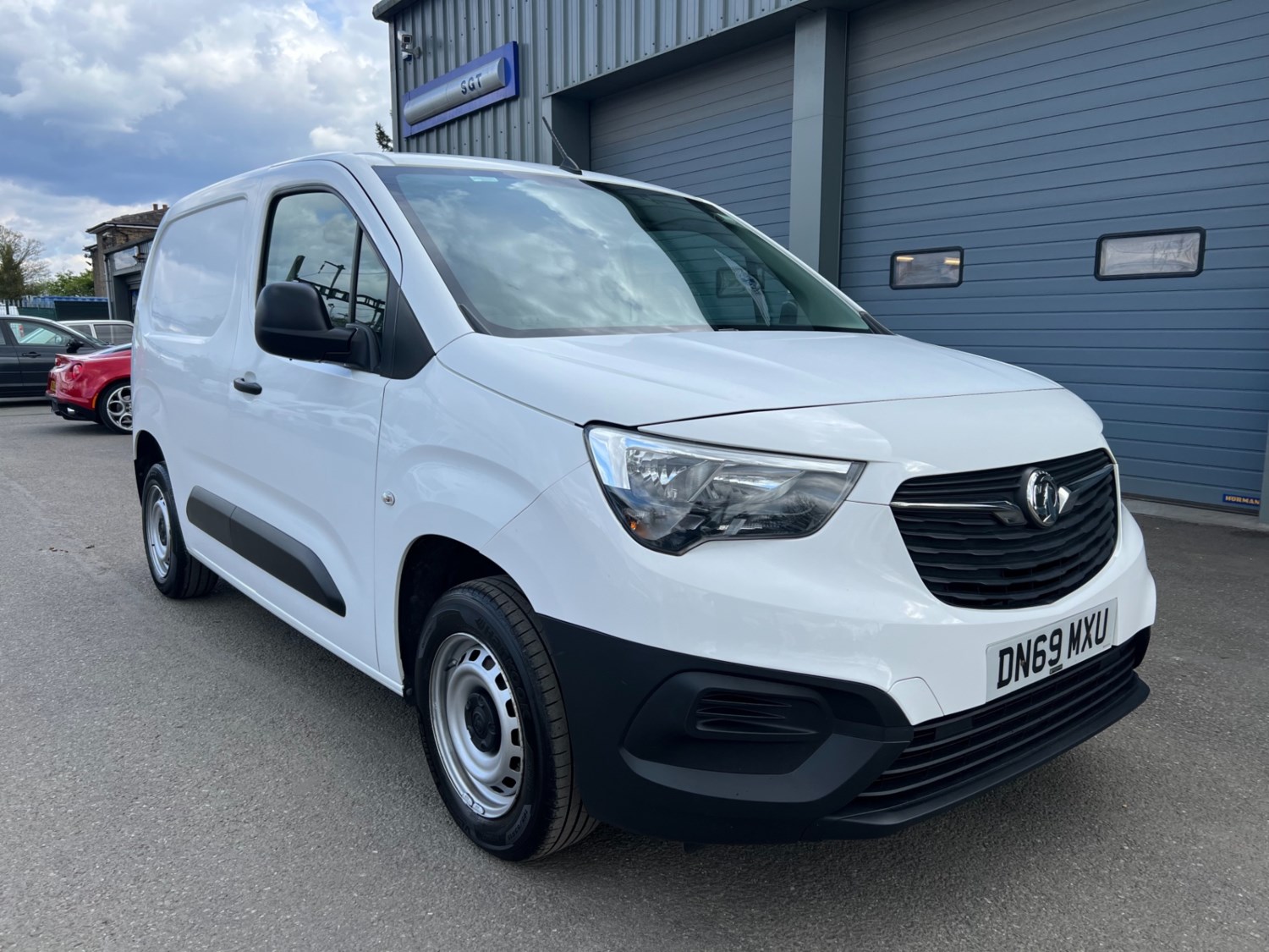 Vauxhall Combo Listing Image