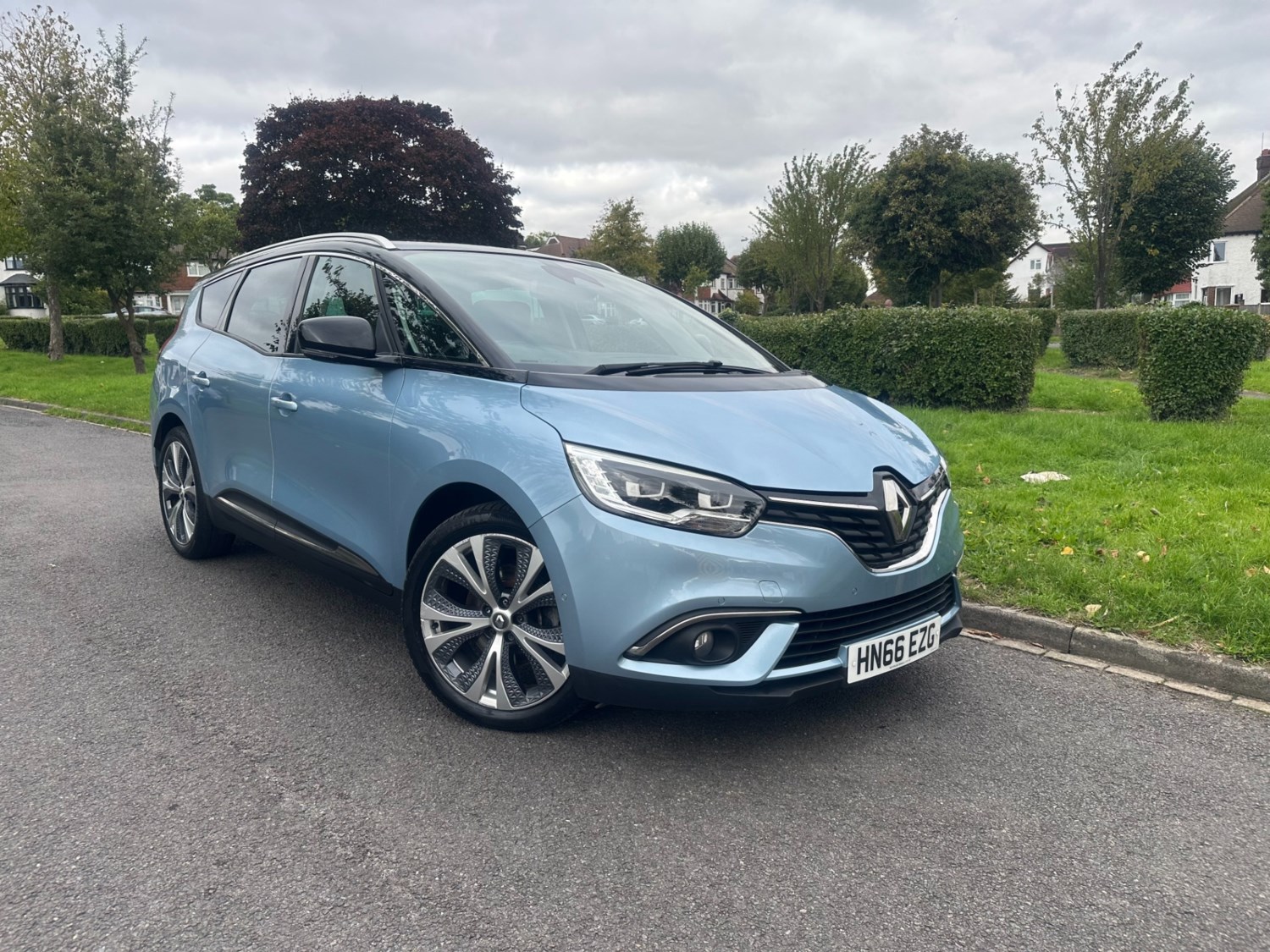 Renault Grand Scenic Listing Image