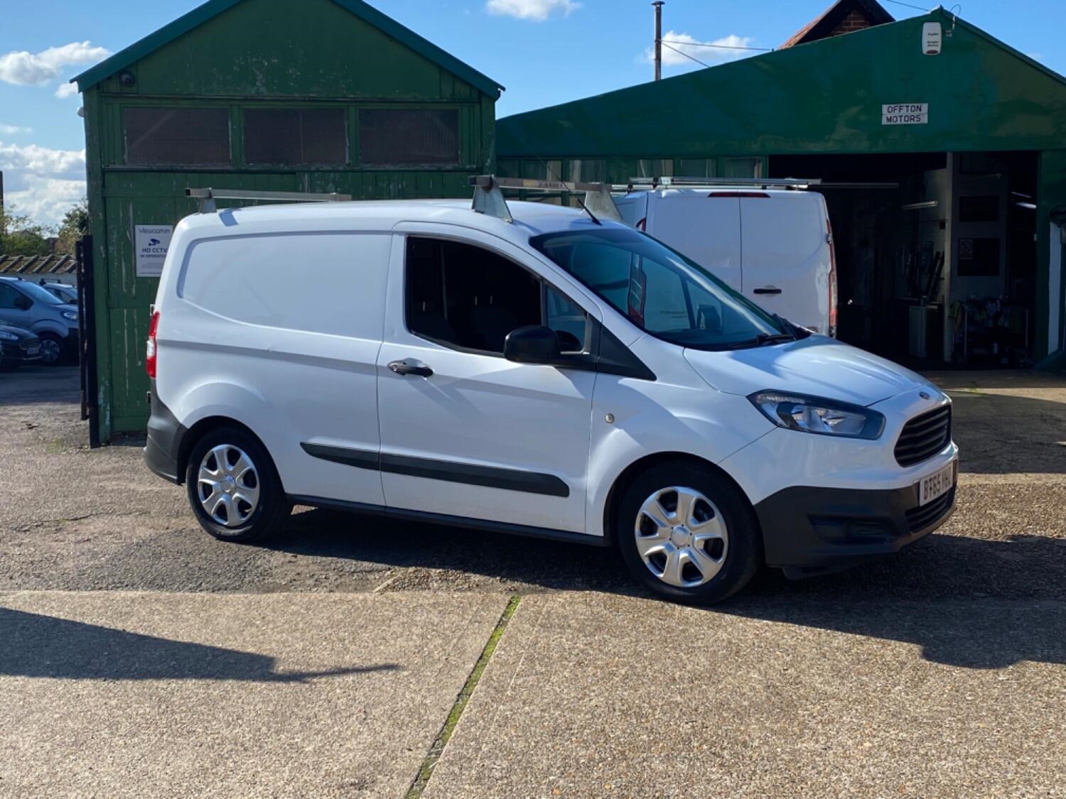 Ford Transit Courier Listing Image