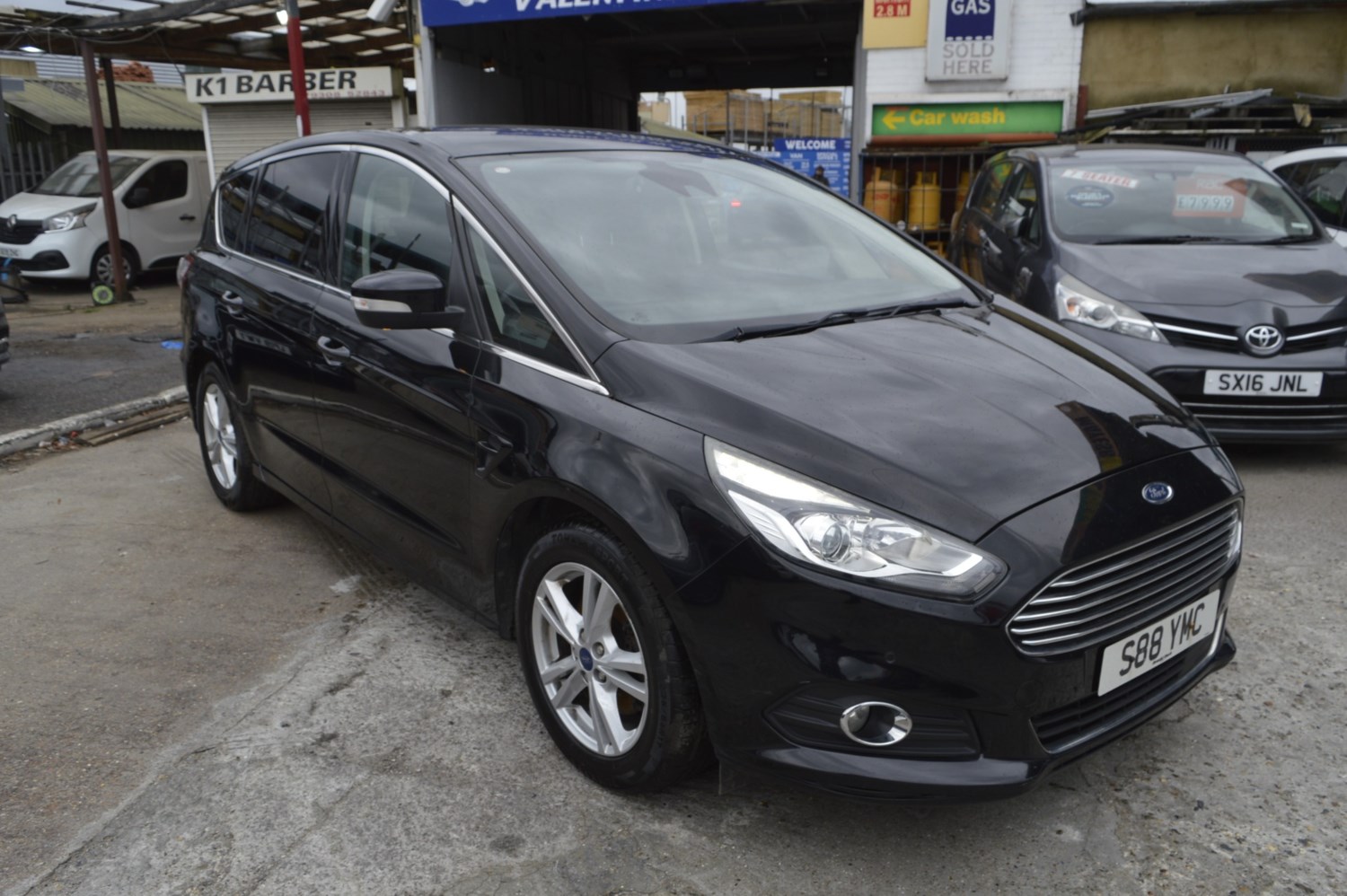 Ford S-Max Listing Image