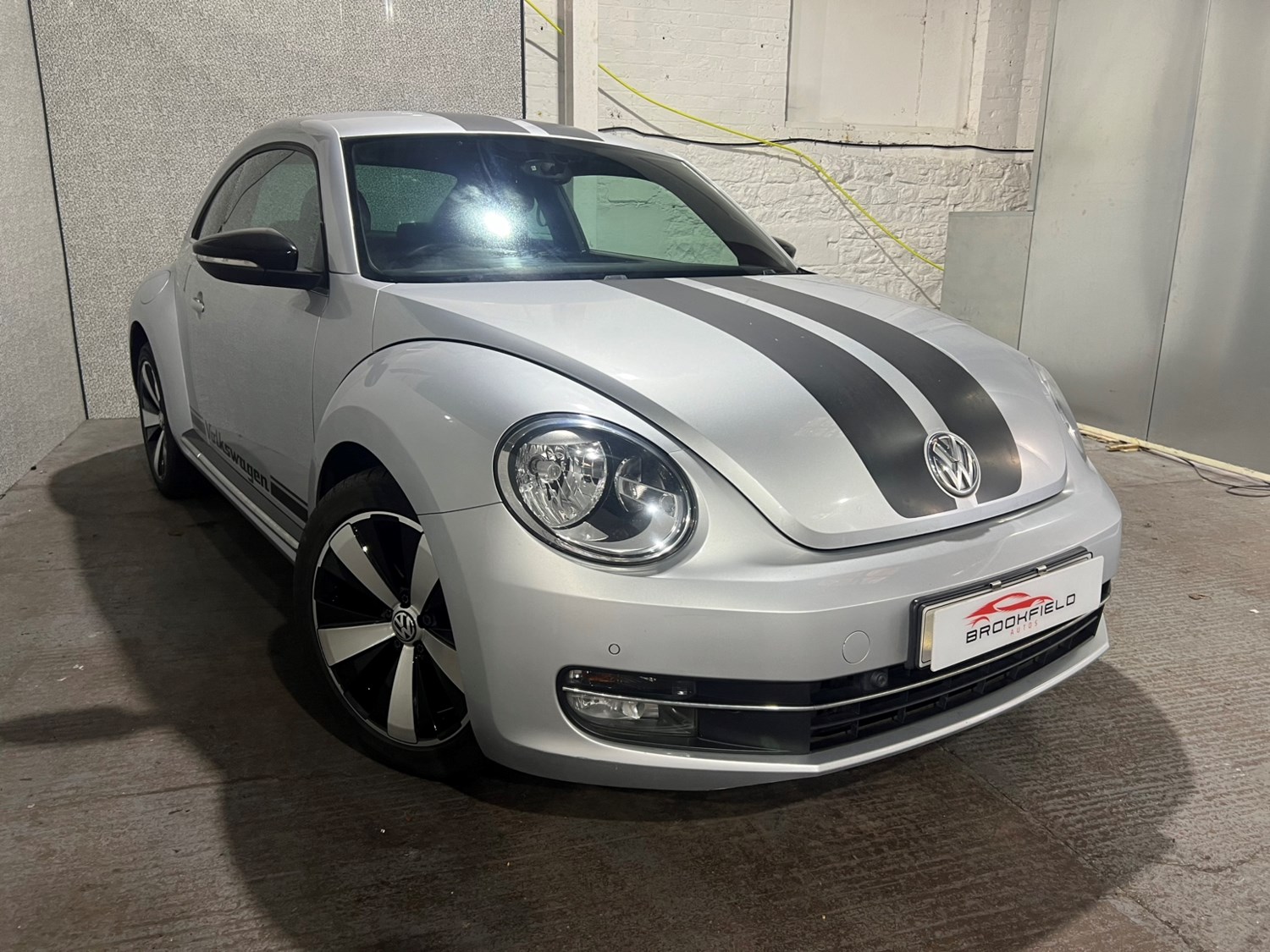 Volkswagen Beetle Listing Image