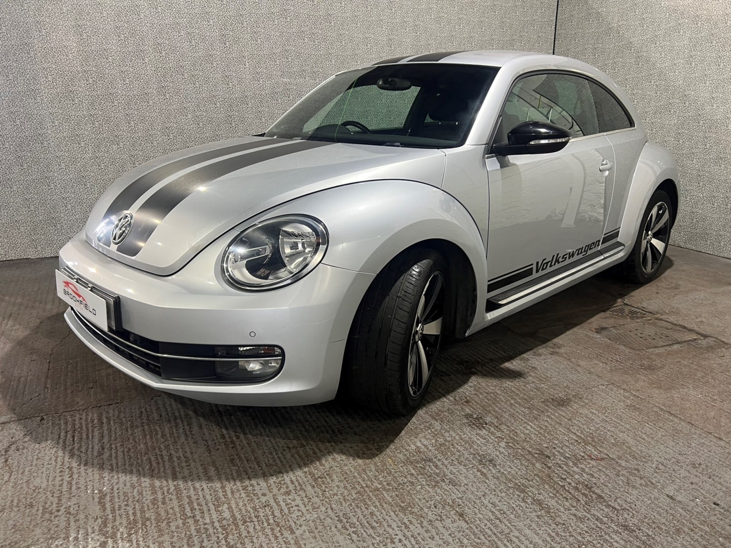 Volkswagen Beetle Listing Image