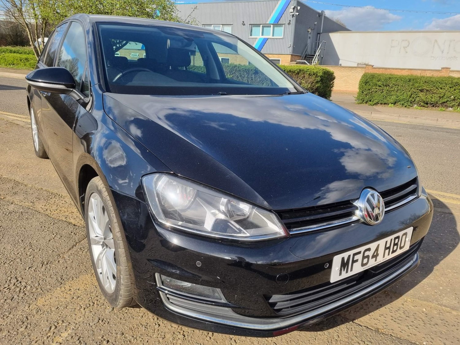 Volkswagen Golf Listing Image