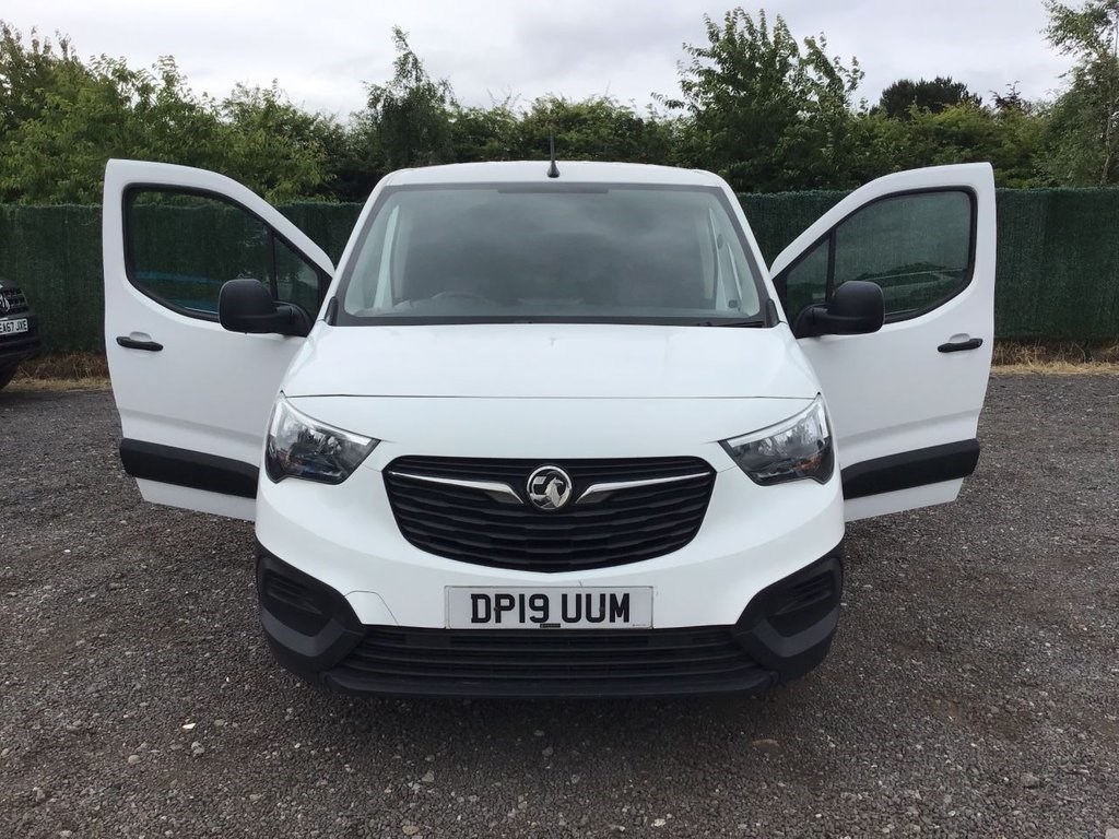 Vauxhall Combo Listing Image