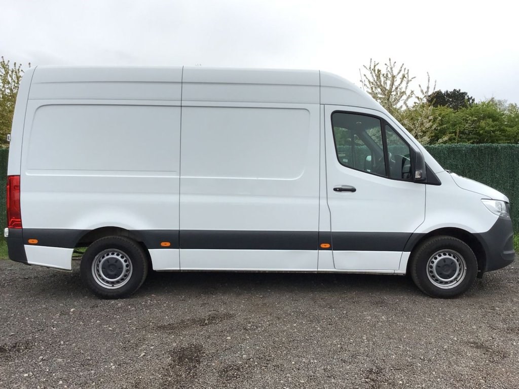 Mercedes-Benz Sprinter Listing Image