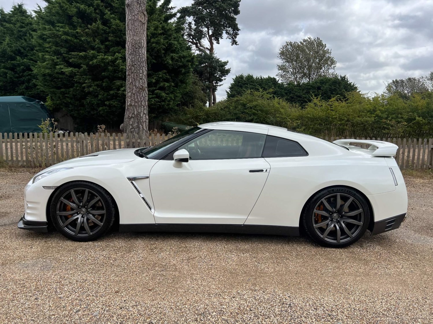 Nissan GT-R Listing Image