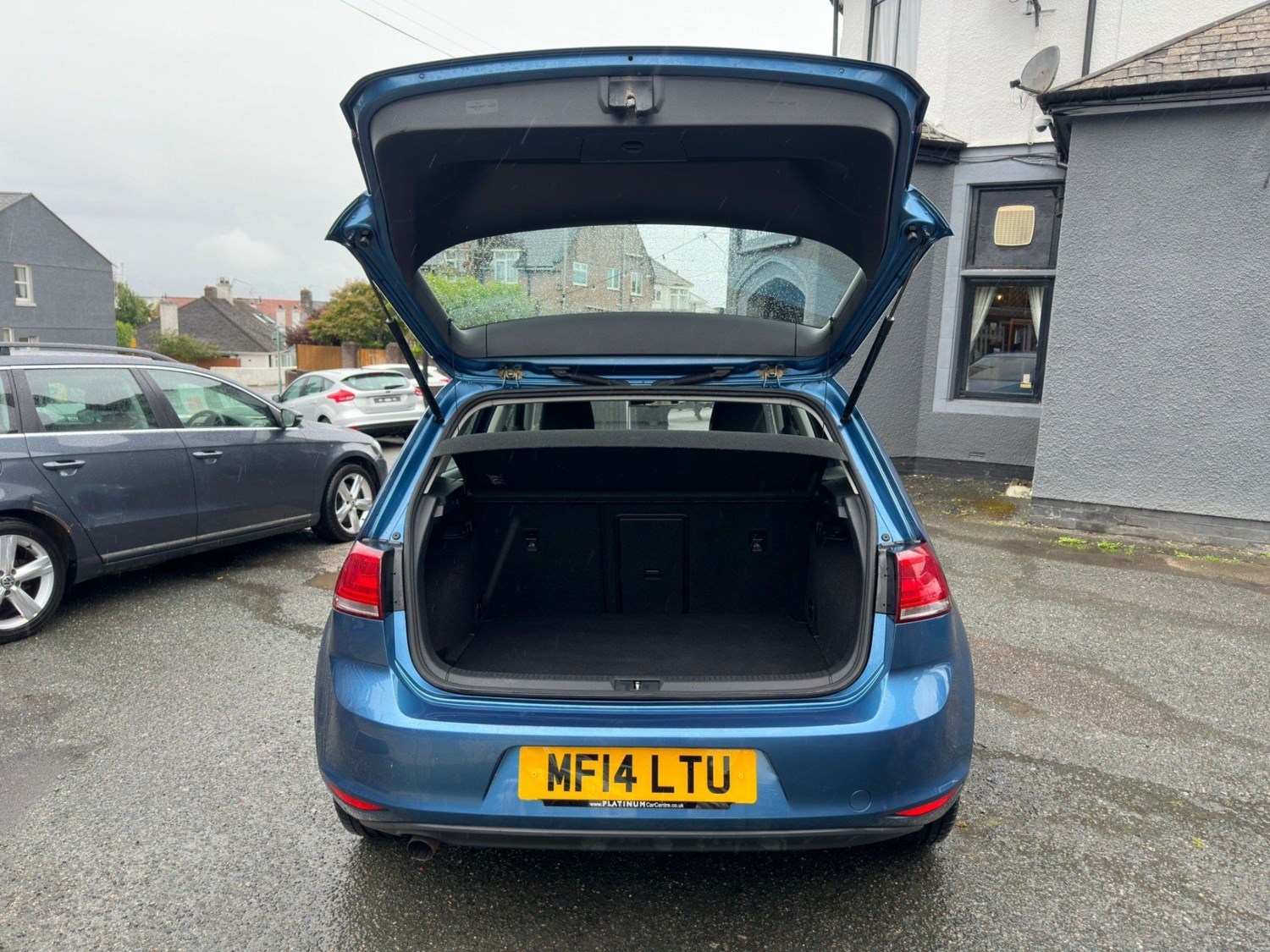 Volkswagen Golf Listing Image