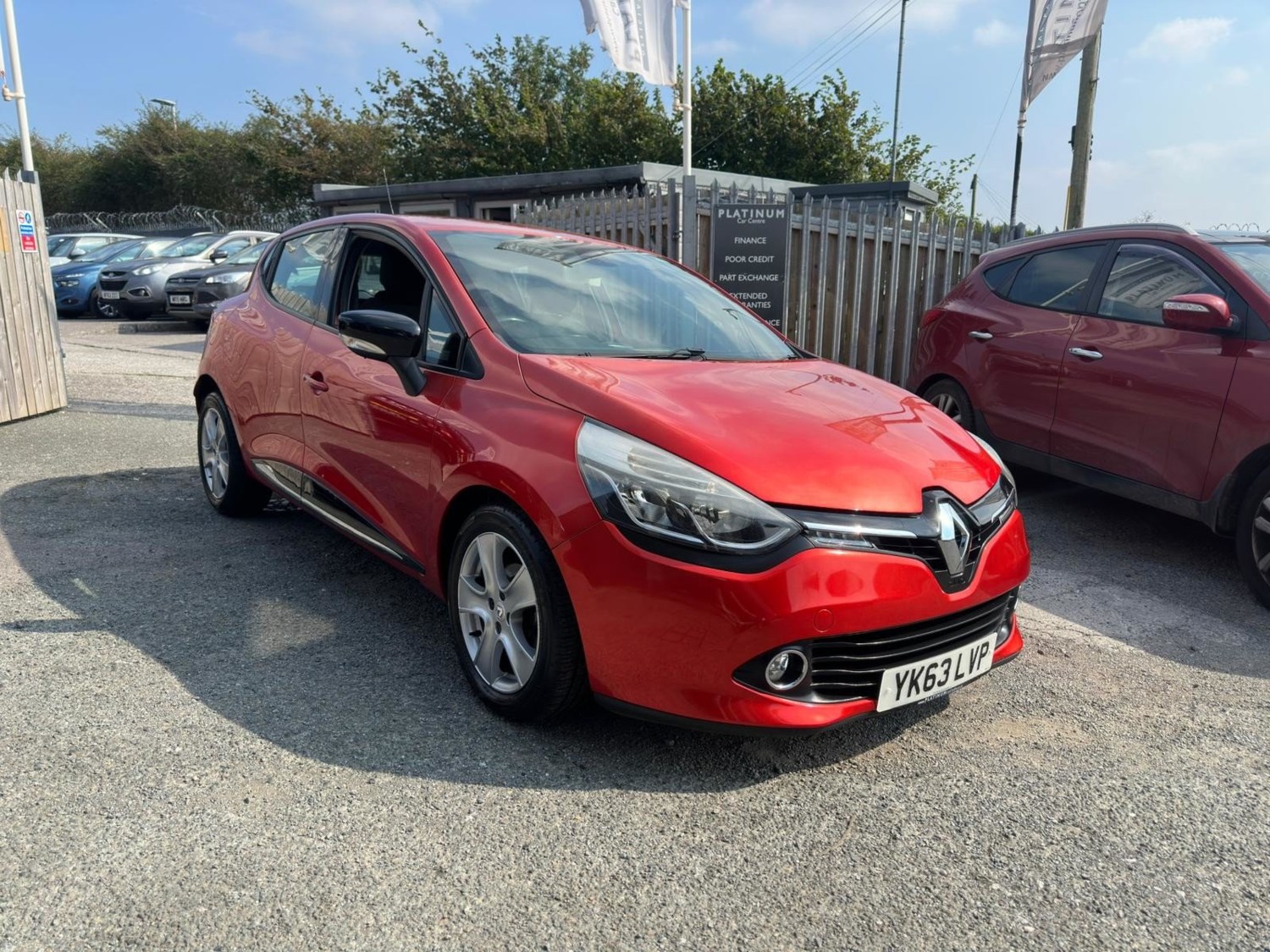 Renault Clio Listing Image