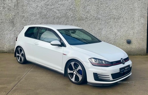 Volkswagen Golf Listing Image