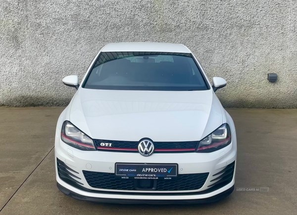 Volkswagen Golf Listing Image