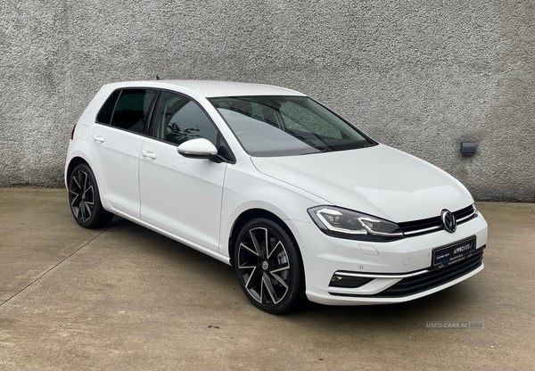 Volkswagen Golf Listing Image