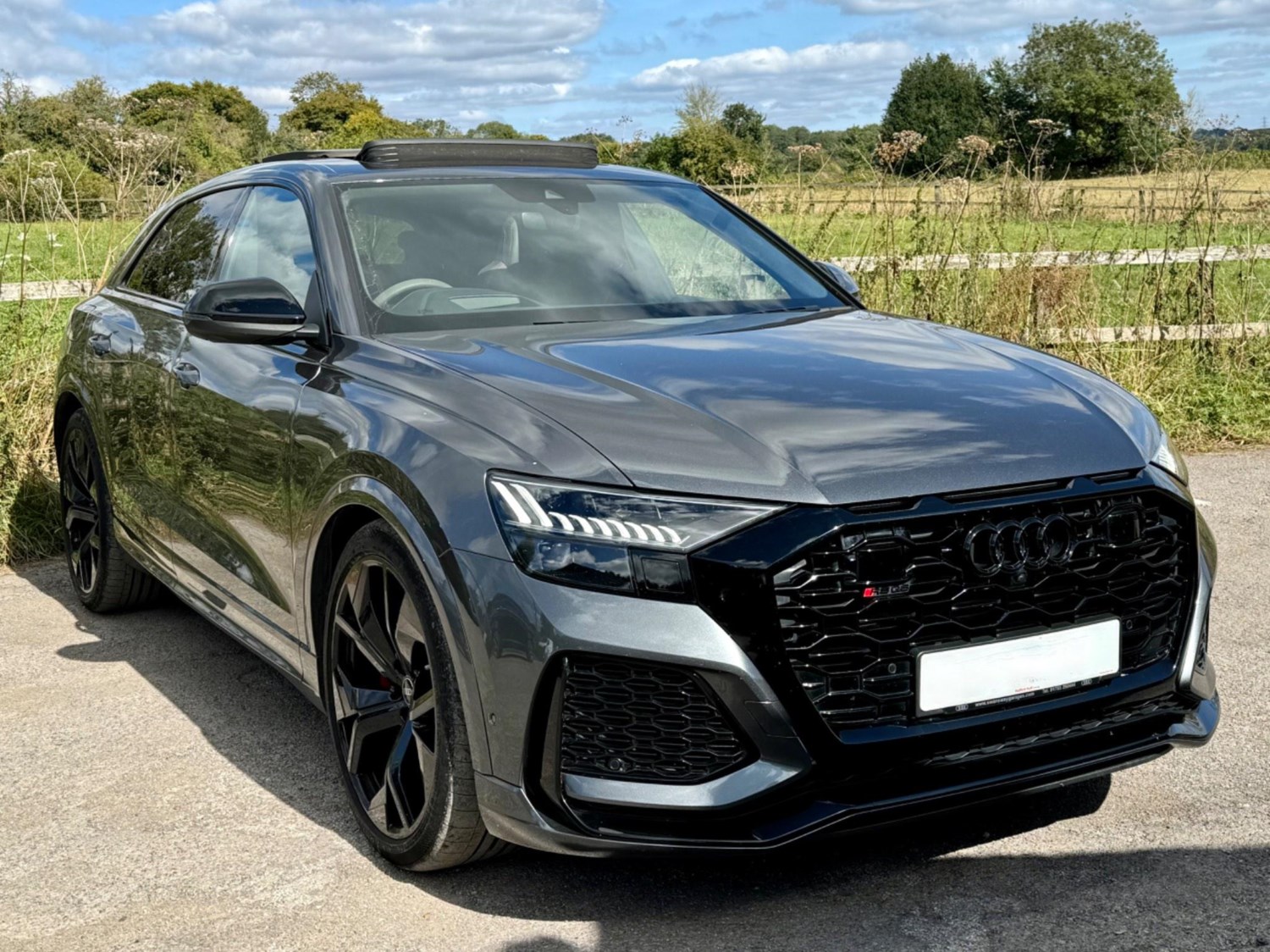 Audi RSQ8 Listing Image